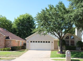 1921 Pine Ridge Dr, Bedford, TX 76021
