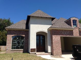 306 La Villa Cir, Youngsville, LA 70592