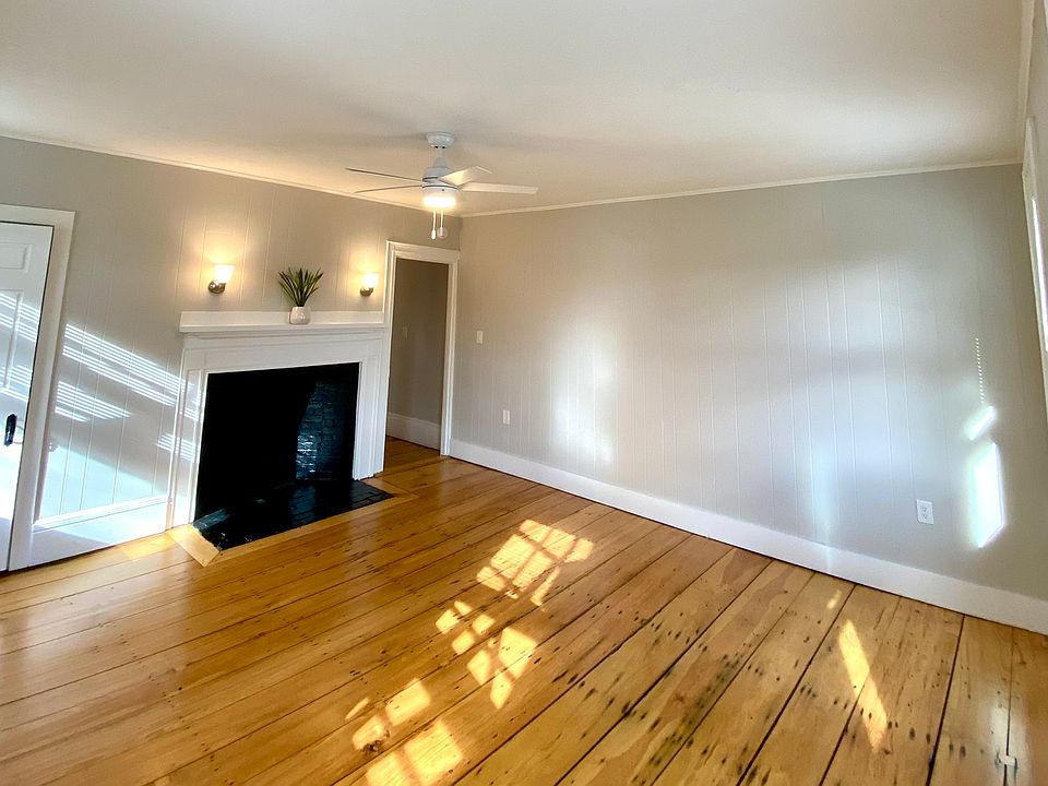 High ceilings, updated ceiling fan