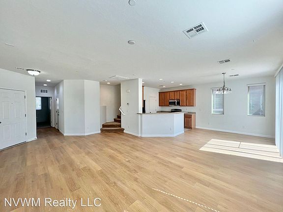 3rd image of 767 Forest Peak St