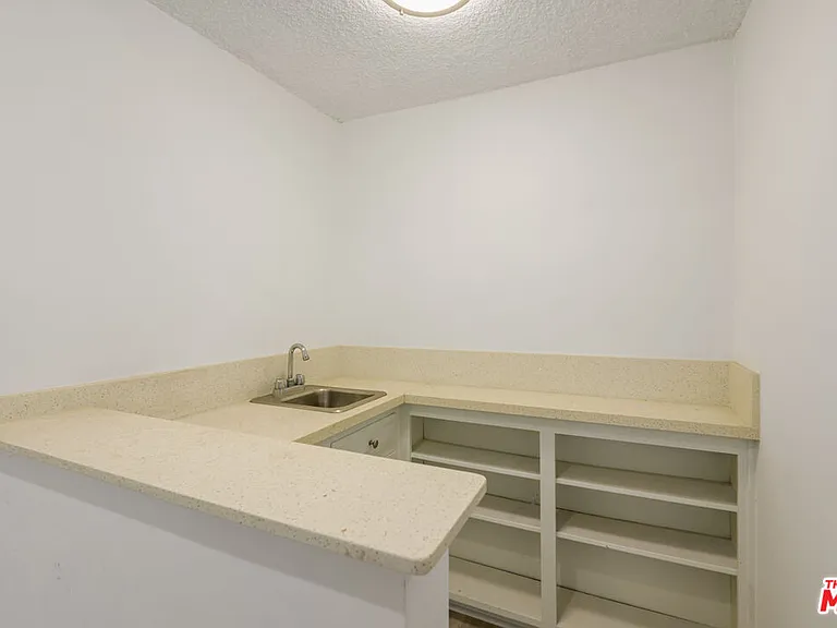 2803 Arizona Ave #11 — Photo 4