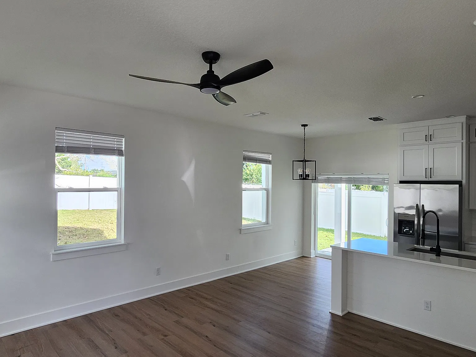 3 bed, 2.5 bath, 1792 sqft, $3,195 — Photo 3