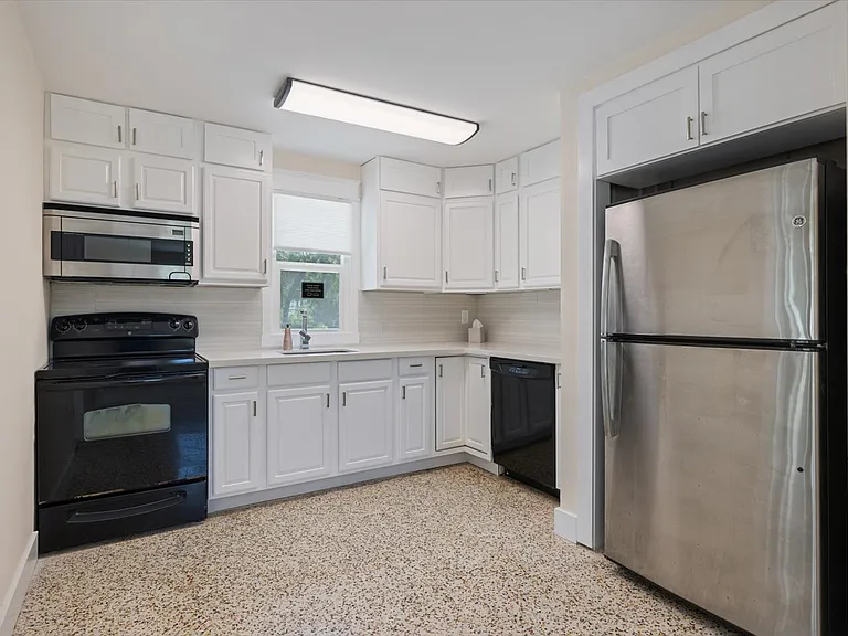 202 Pine Rd — Photo 4