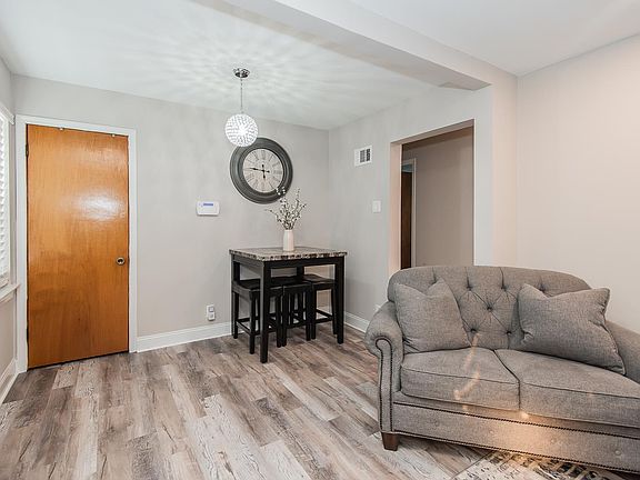 5th image of 3674 Park Lawn Dr