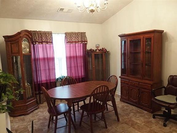 4th image of 416 Bridgestone Ln