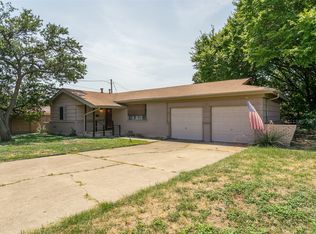 817 Elizabeth Dr, Bedford, TX 76022