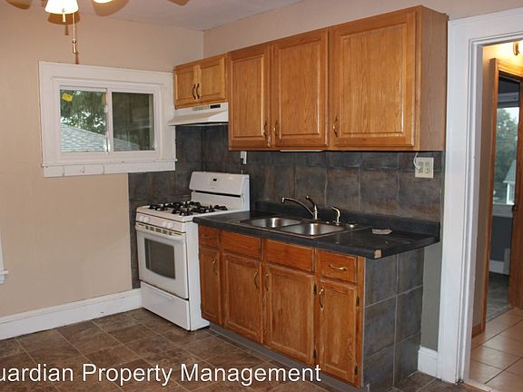 2nd image of 2230 Buchanan St NE #2
