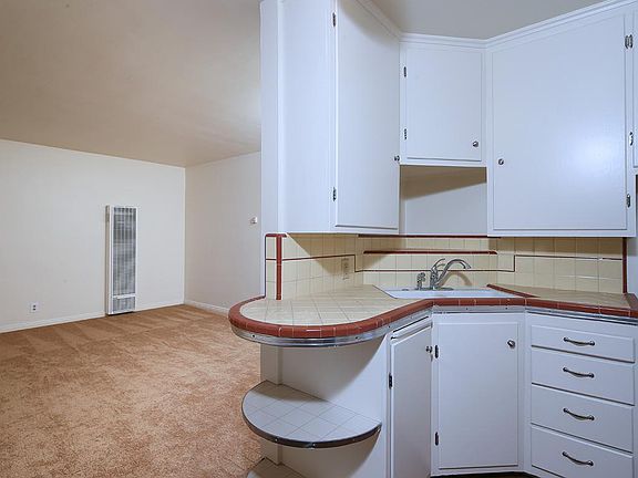 3rd image of 401 W Sierra Madre Blvd #6