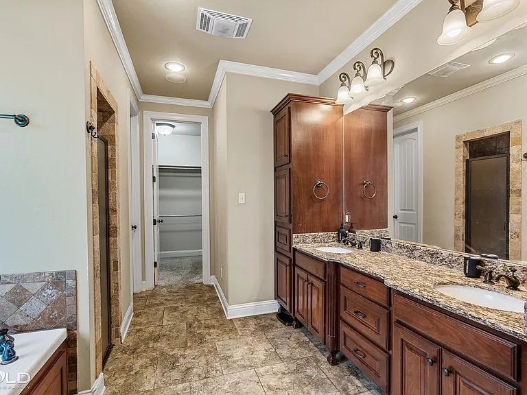 214 Danielle Dr — Photo 6