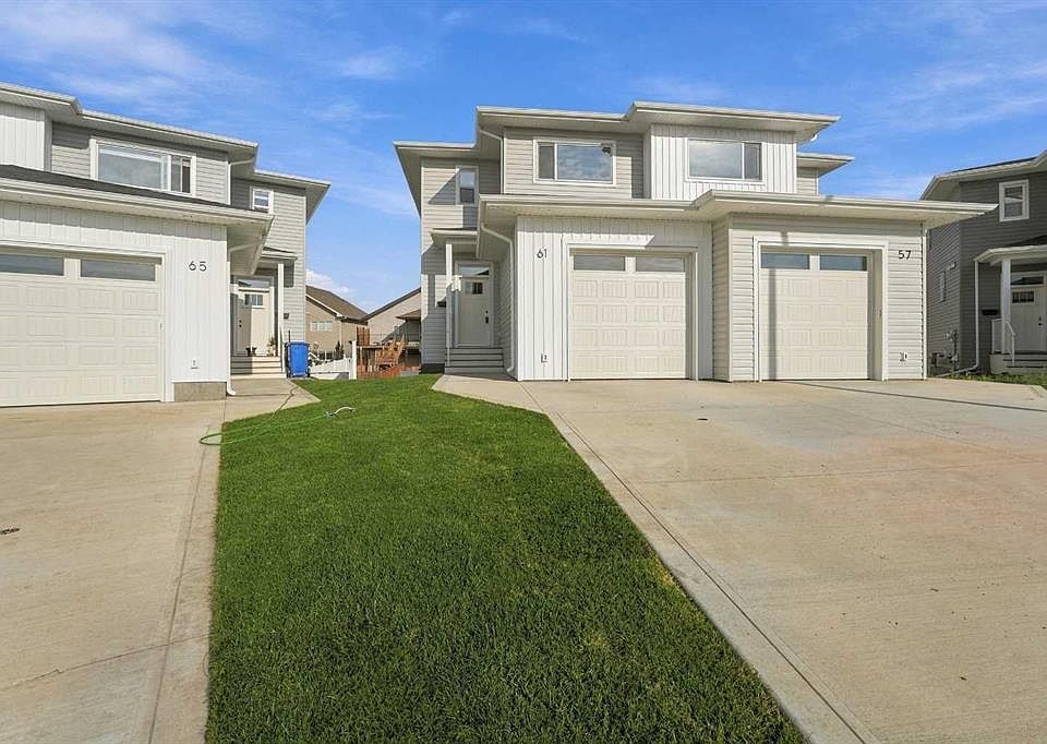 1st image of 77 W Pinnacle Close