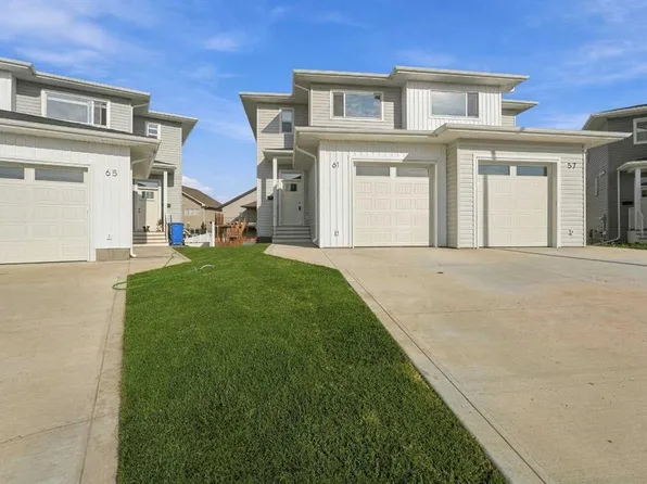 81 W Pinnacle Close, Blackfalds, AB T4M 0M3