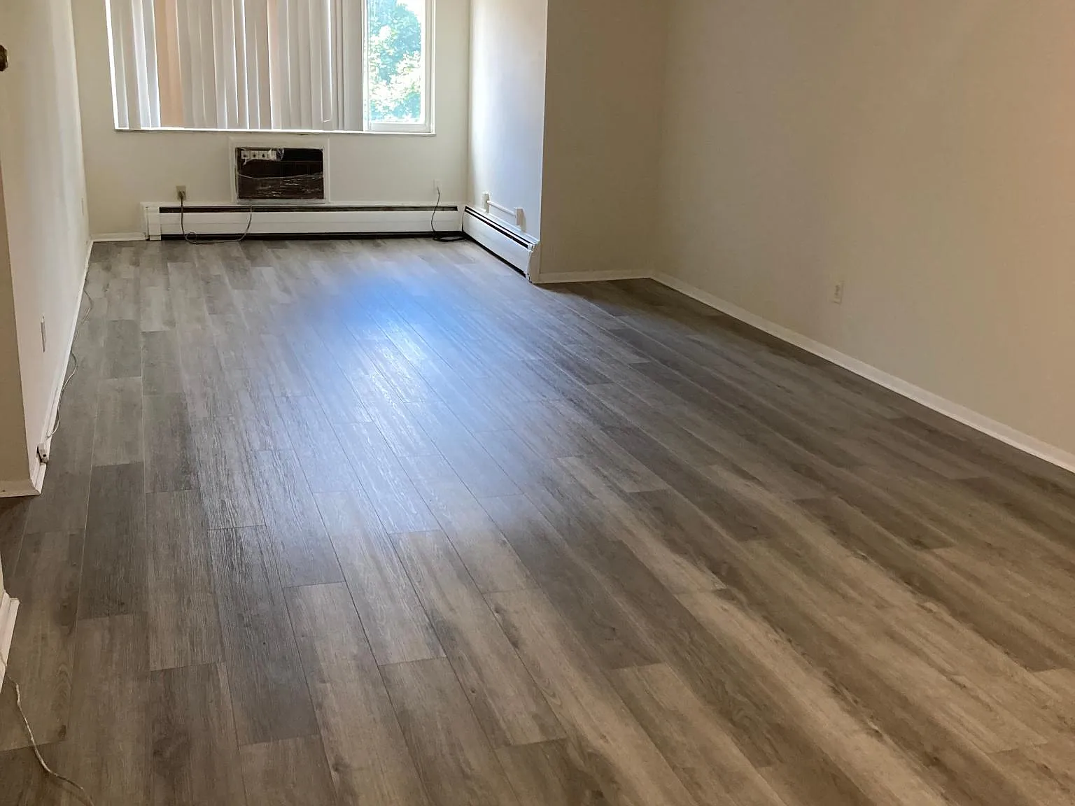 1 bed, 734 sqft, $1,000 — Photo 2