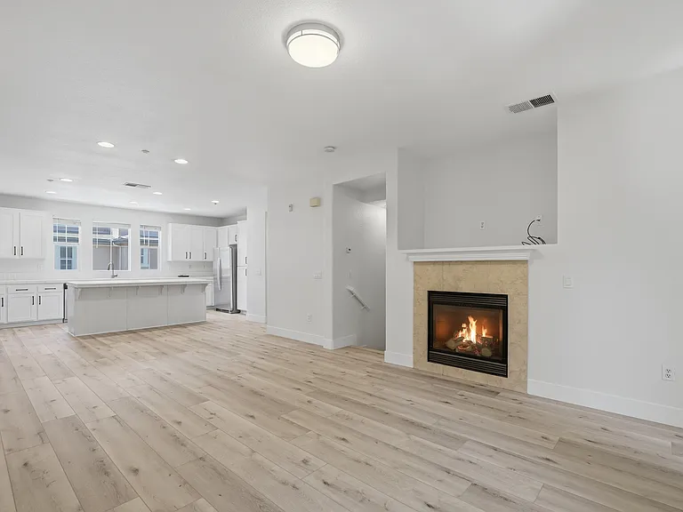 1645 Old Barn Ln — Photo 8