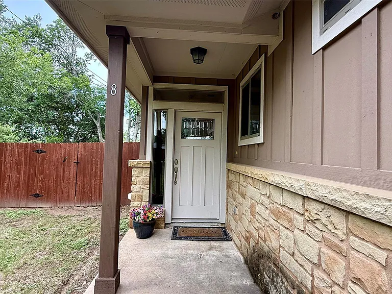 430 Old Fitzhugh Rd #8 — Photo 1