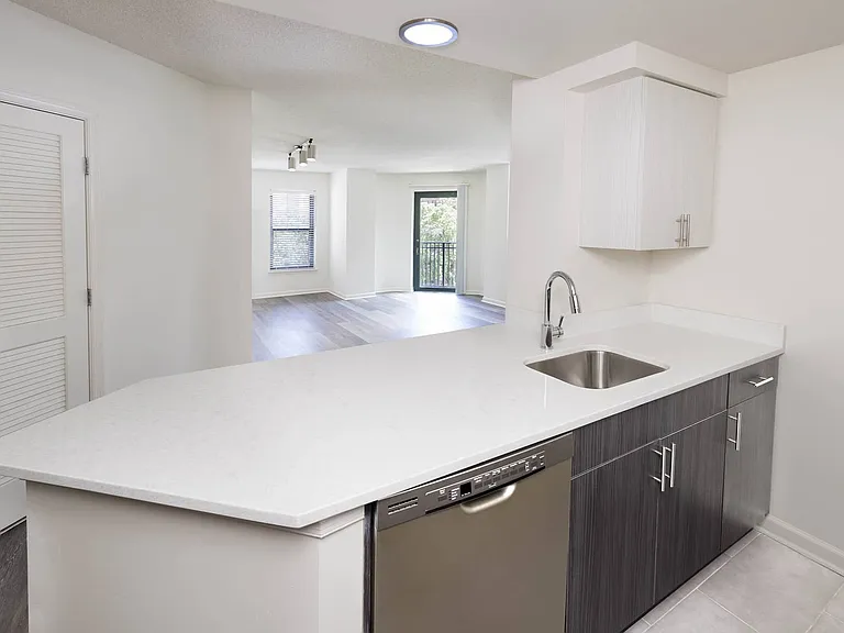 1301 Thomas Circle — Photo 25