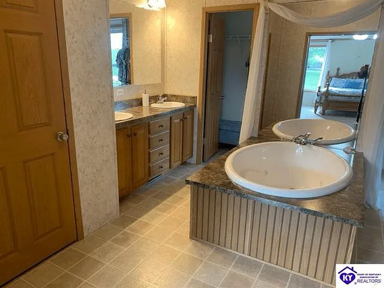 78 Casablanca Ct — Photo 12