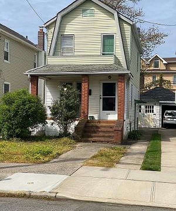1st image of 415 127th Bch