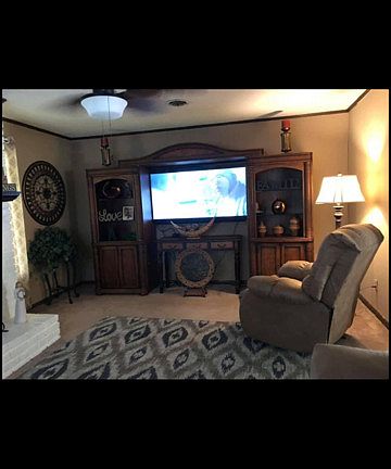 4th image of 1136 Logan Ln