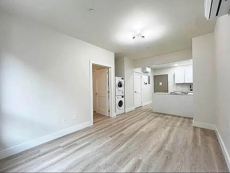 952 Bedford Ave #2B — Photo 2