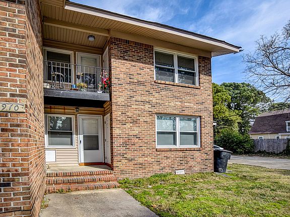 3rd image of 2910 Wesley St #A