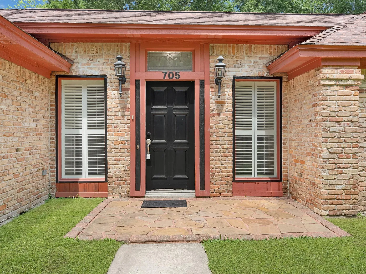 3 bed, 2.0 bath, 2870 sqft, $2,600 — Photo 4
