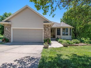 105 Sharon Dr, Crescent, IA 51526