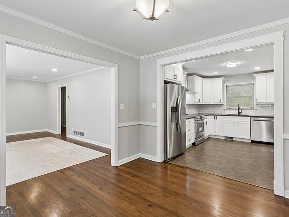4th image of 3690 Wisteria Ln SE
