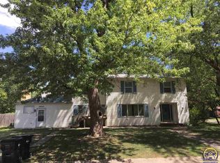 2400 SW 26th Dr, Topeka, KS 66611