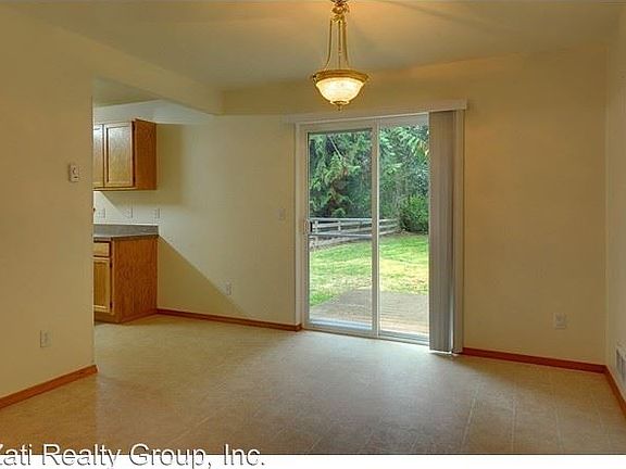 4th image of 18617 94th Dr NW #A