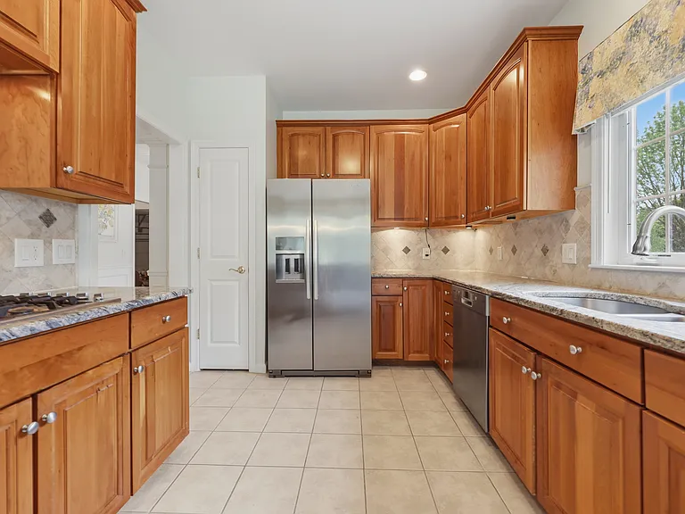 39 Brook Ln — Photo 27