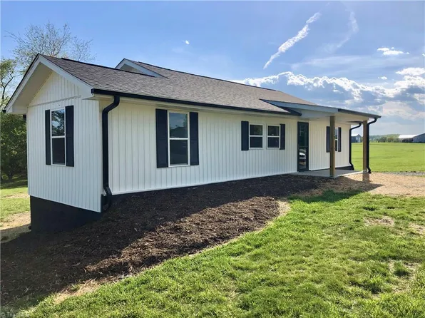 339 Airview Dr, Mount Airy, NC 27030
