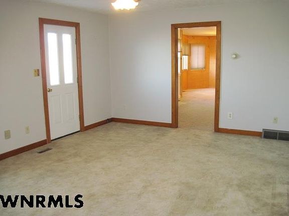 3rd image of 402 Illinois Ave