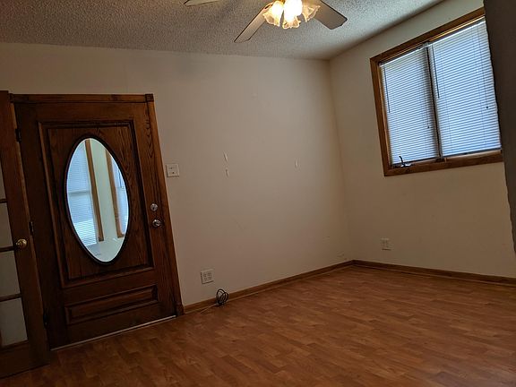 3rd image of 129 Gurler St