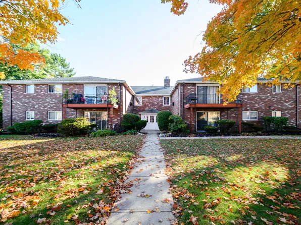 37 Fountain Ln APT 14, Weymouth, MA 02190