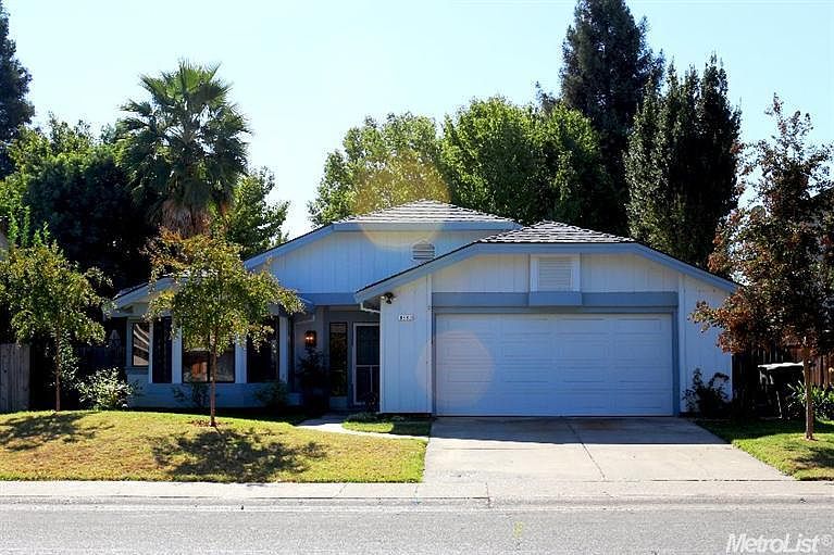 1st image of 1680 Pebblewood Dr
