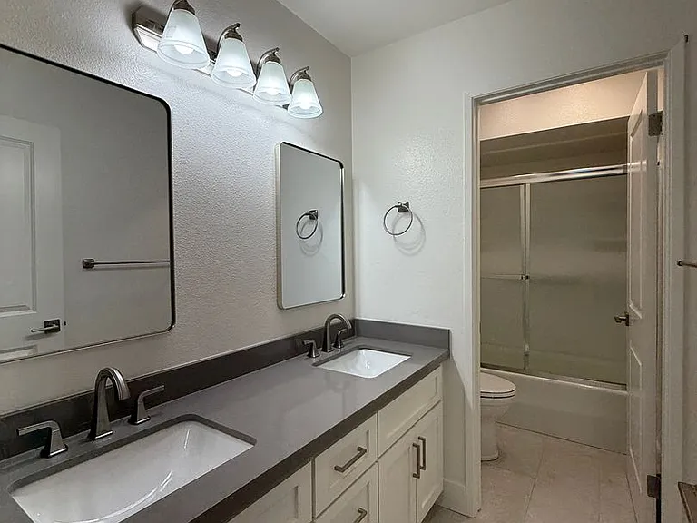 1120 Village Dr — Photo 42