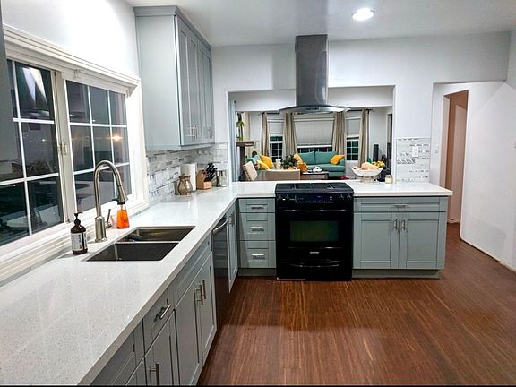 3rd image of 3075 L St