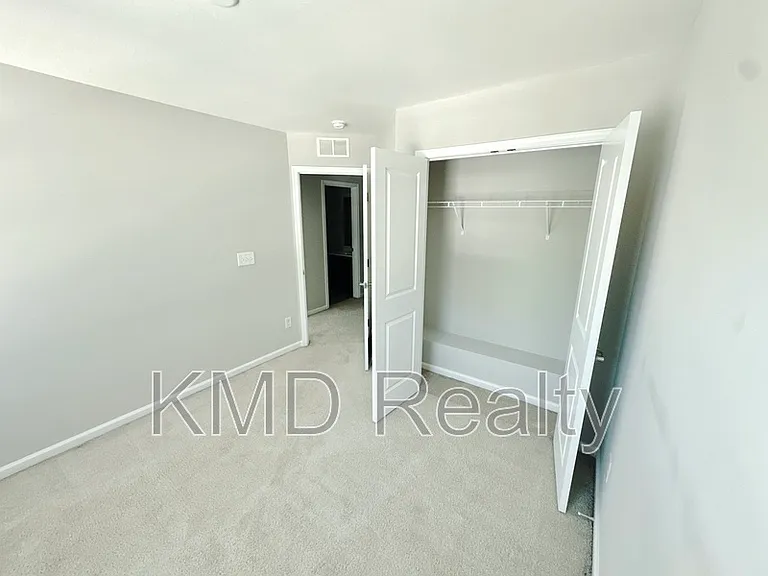 1935 Fleetwood Dr — Photo 12