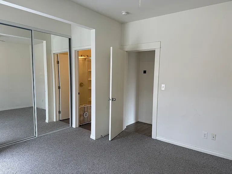 538 W Amerige Ave #E — Photo 12