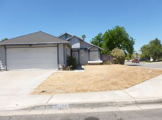 11764 Oakwood Dr, Fontana, CA 92337
