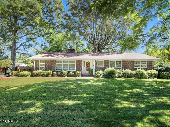 704 N Webb Street, Selma, NC 27576