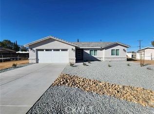 11810 Mohawk Rd, Apple Valley, CA 92308
