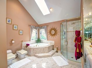 1055 Longfield Rd, Southampton, PA 18966