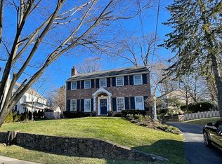 512 Saint Davids Rd, Wayne, PA 19087