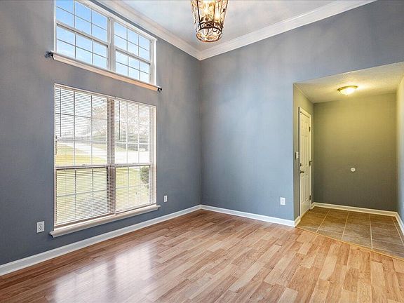 3rd image of 2704 Crosshaven Drive