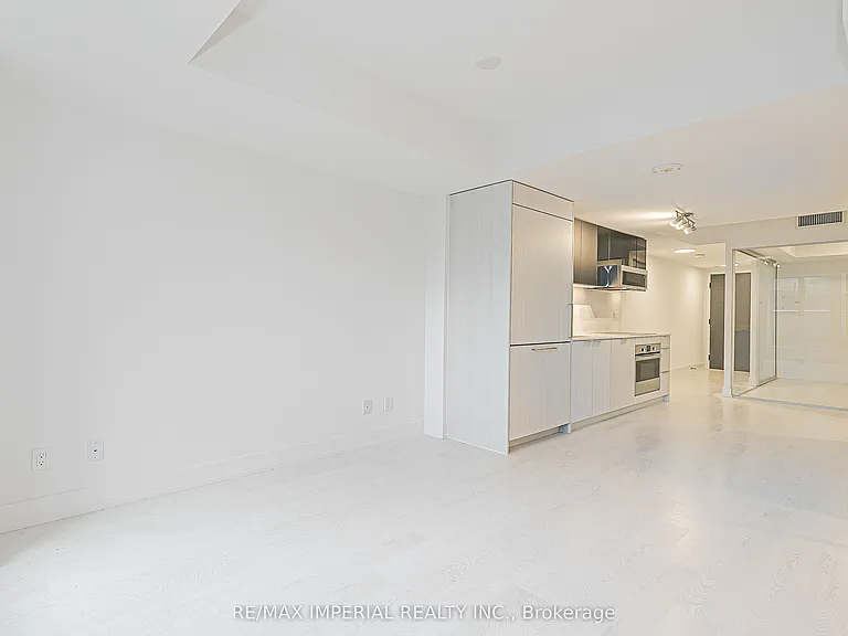 308 Jarvis St #305 — Photo 16