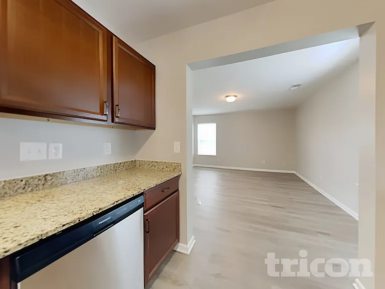 248 Eagle Pointe Dr — Photo 5