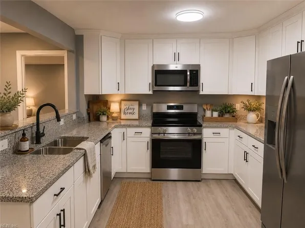 1764 Skyline Dr, Norfolk, VA 23518