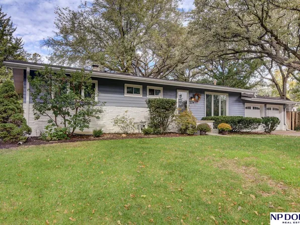 3274 Bridgeford Rd, Omaha, NE 68124