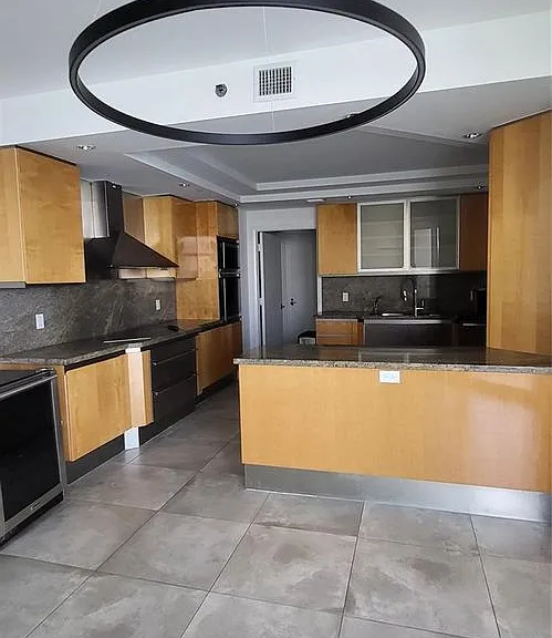 2600 Island Blvd #1603 — Photo 3